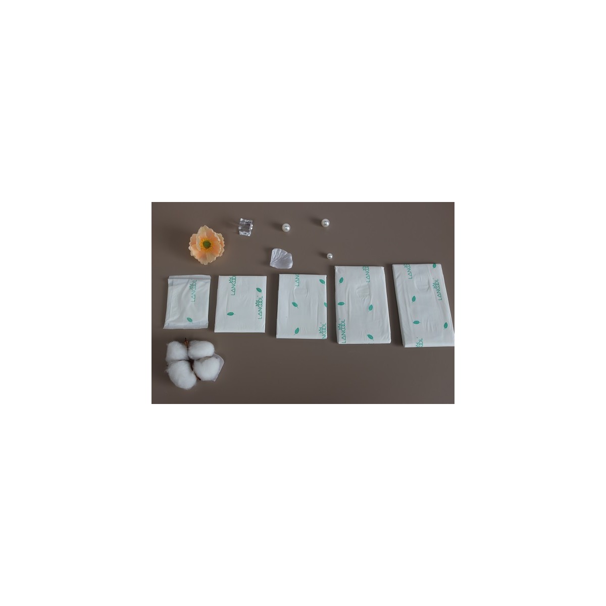Magnetic Core Multi-Size Sanitary Pads for Wholesale Magnetic Core Multi-Size Sanitary Pads for Wholesale product photo